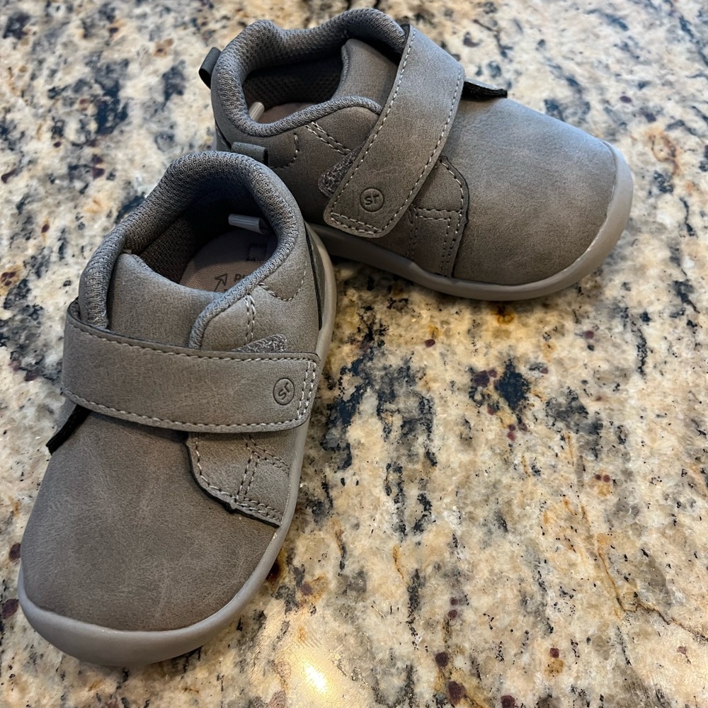 Stride rite toddler shoes